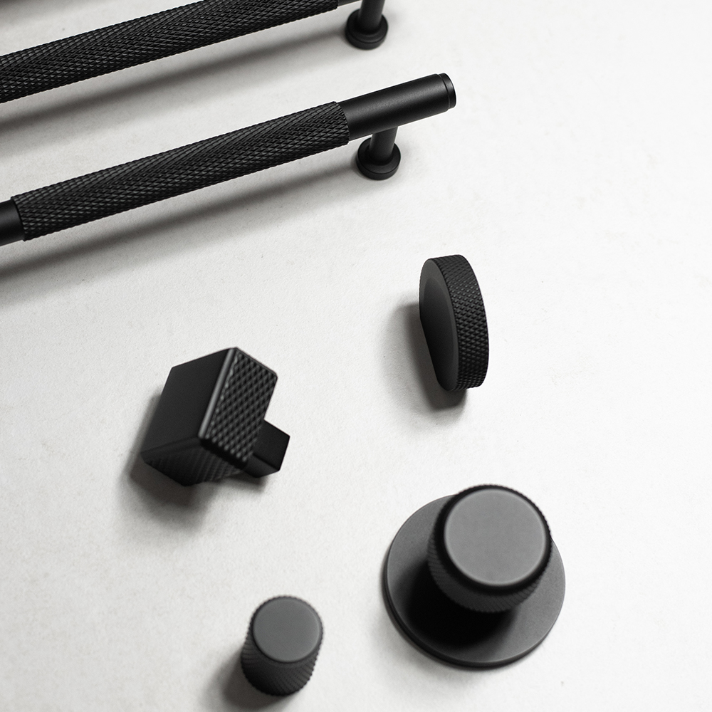 Knurled