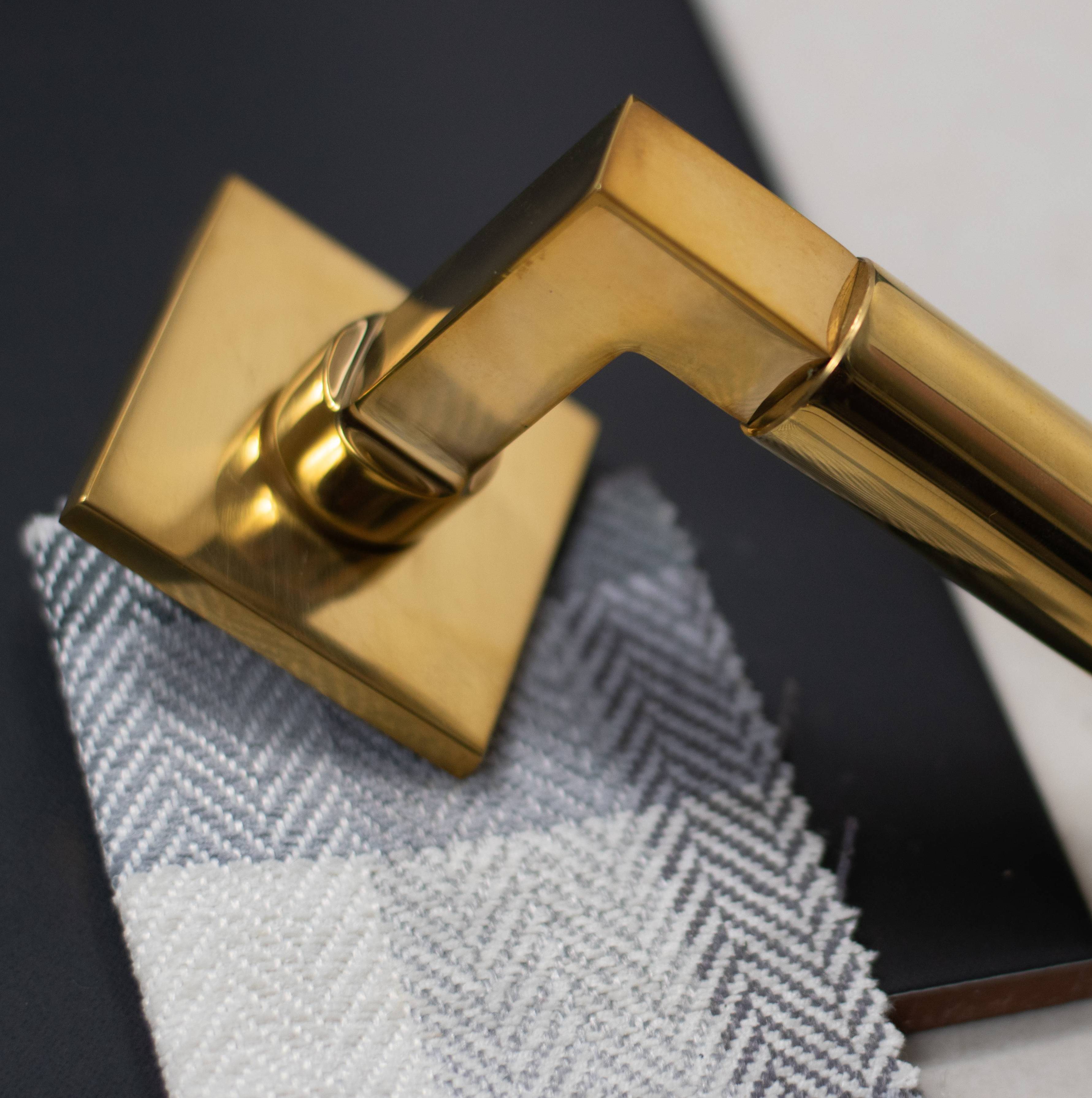 Lever on Square Rose