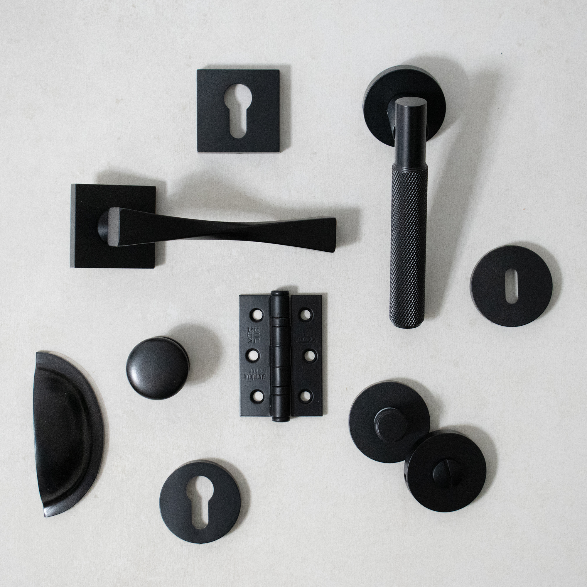 OEC1176MB — Matt Black (MB), Old English
